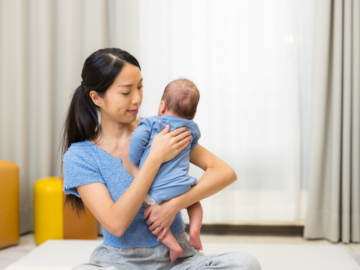 縦抱っこのママ